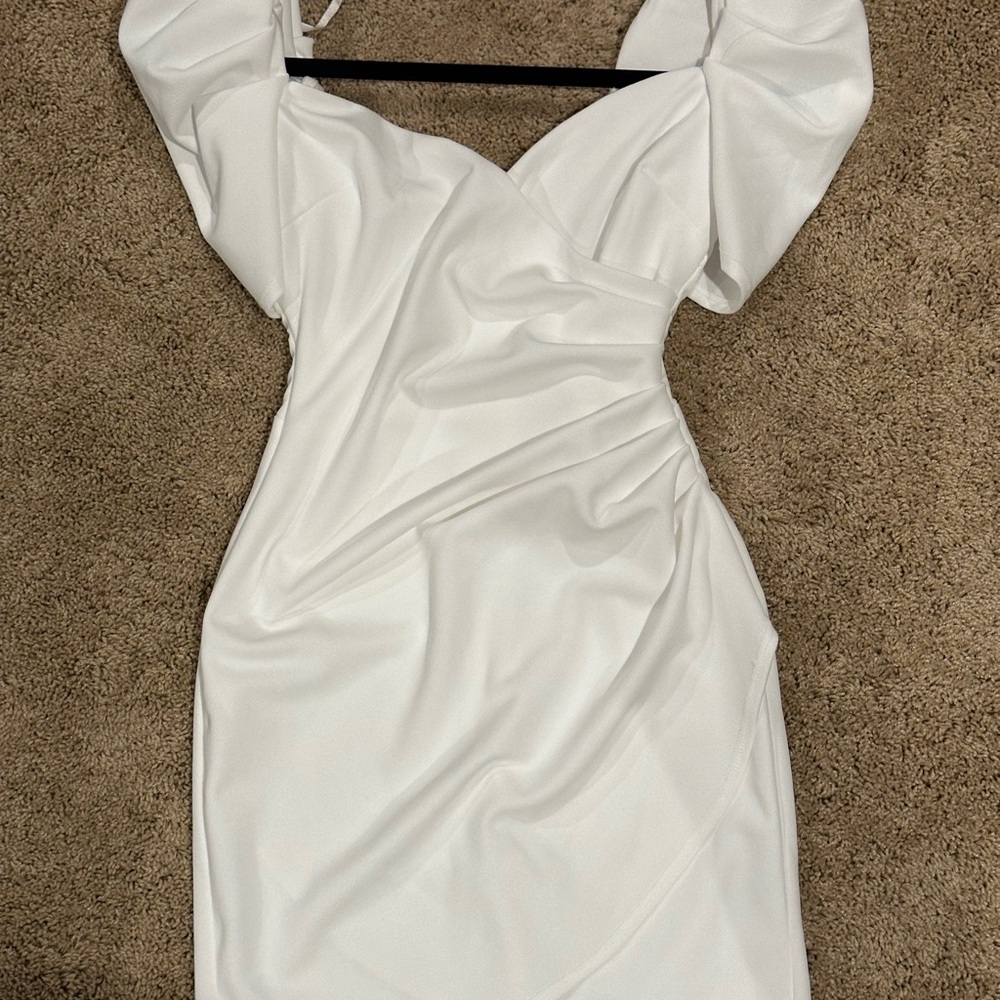 Darling Cream Mini Dress with Sweetheart Neckline and Puff Sleeves